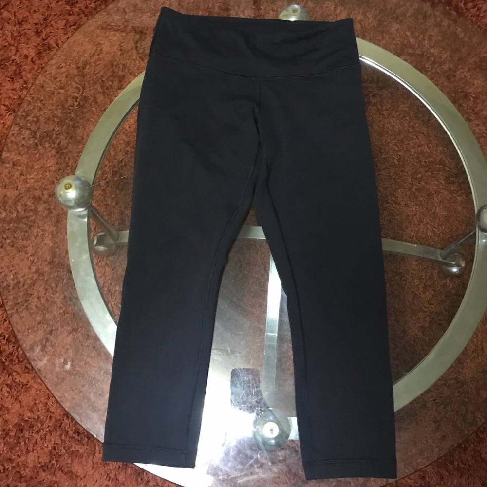 Lululemon black leggings. - Picture 5 of 7
